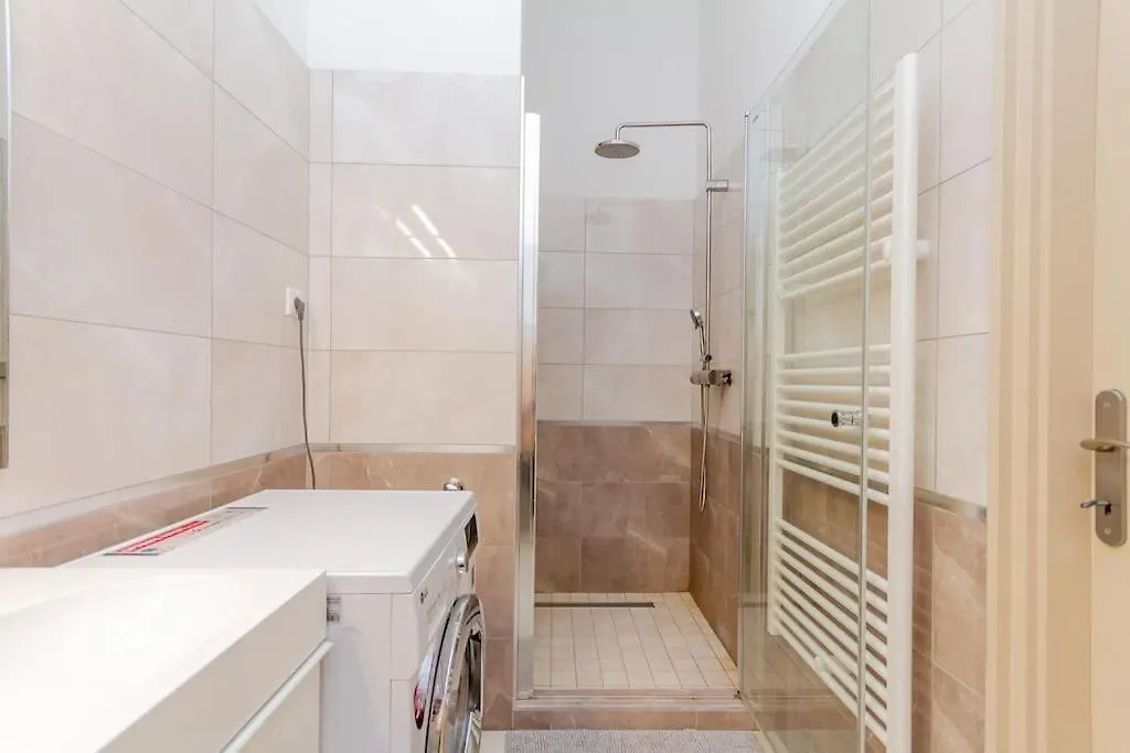 Bartok Boulevard Apartment By Nw Budapest