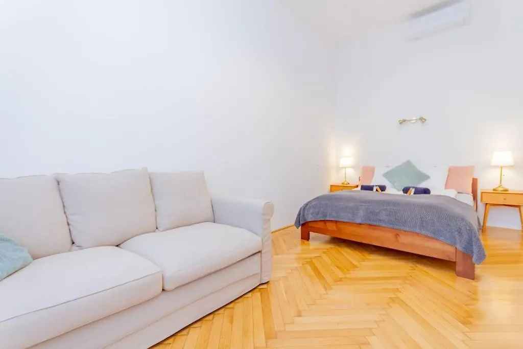 Bartok Boulevard Apartment By Nw Budapest