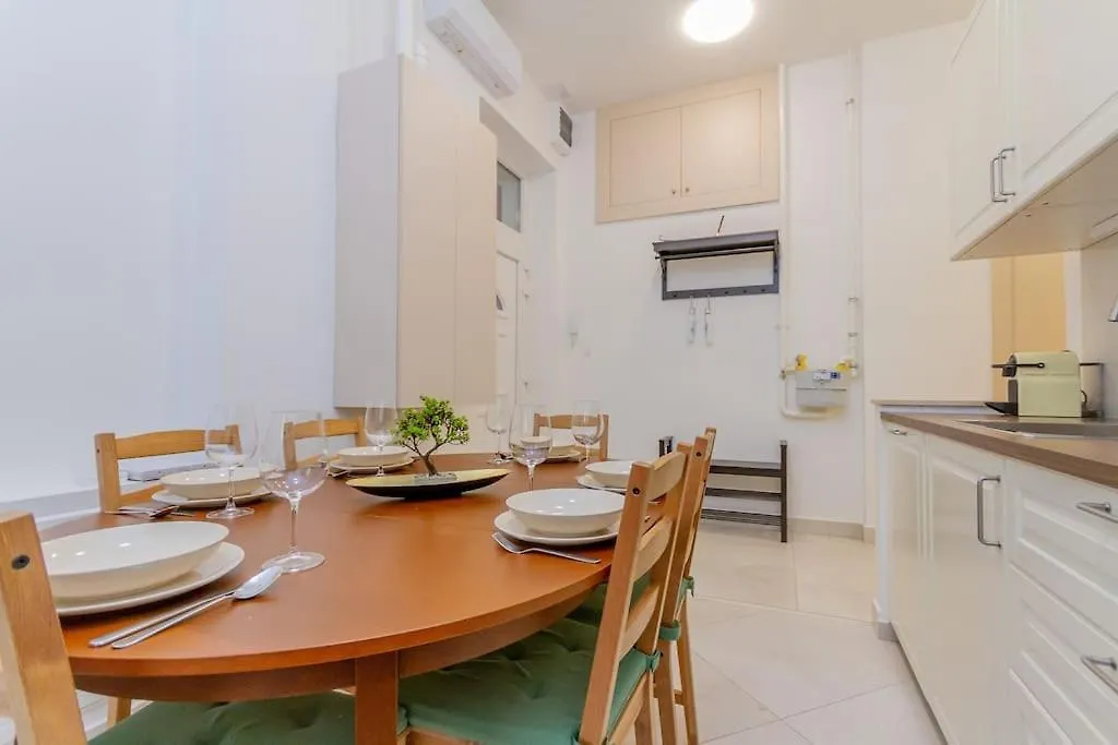 Bartok Boulevard Apartment By Nw Budapest Hungary
